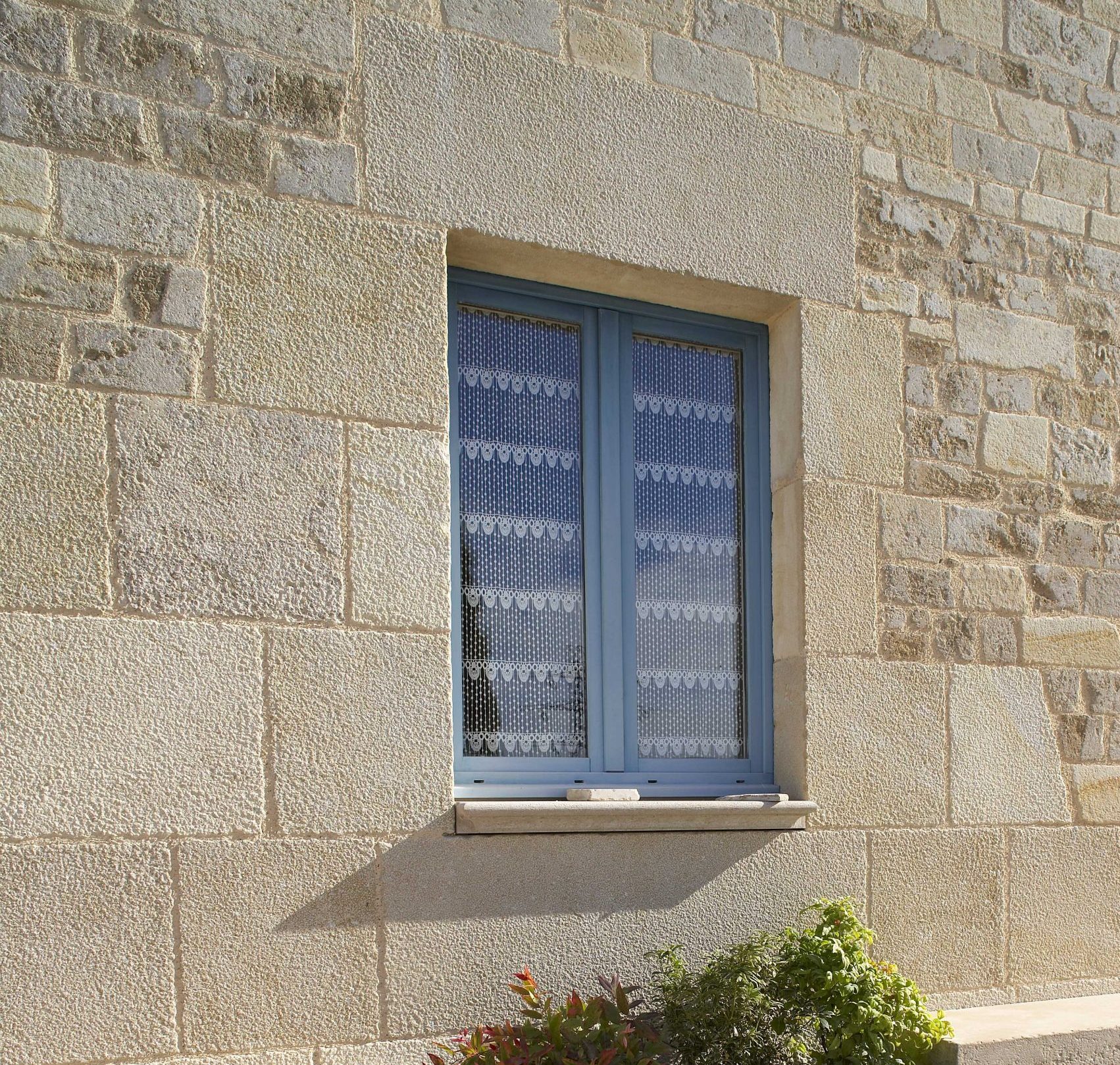 Sculpture Murale Encadrée – Fenêtre D'appartement En Pierre Marron, Art Dimensionnel Signé