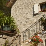 Parement Borie en pierre d’Auberoche toutes teintes – maison de style campagnard