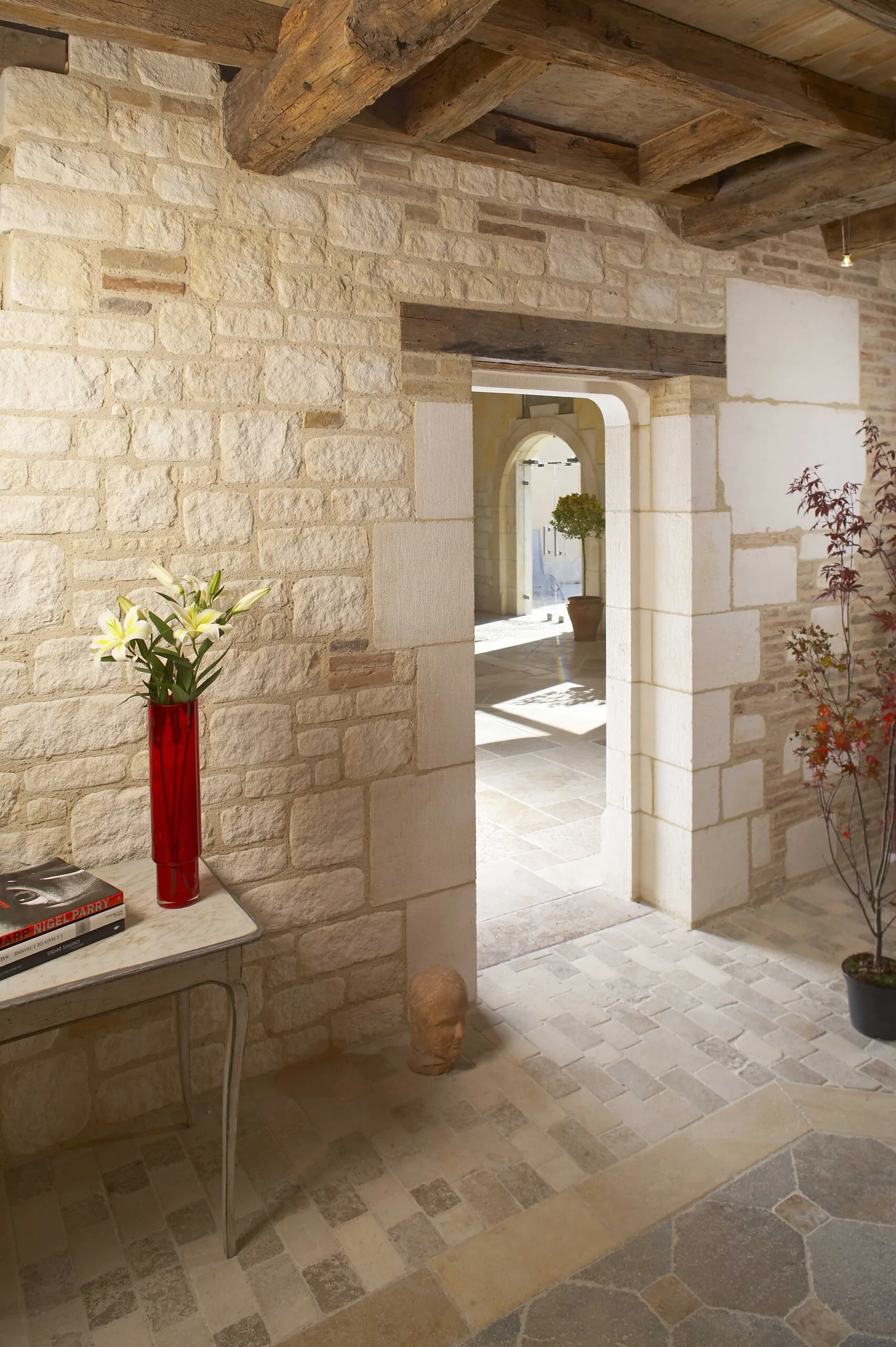 Parement Borie de Borrèze – pierre calcaire claire, finition éclatée, style traditionnel