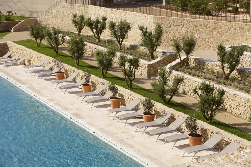 Aménagement extérieur en pierre naturelle à Lézignan