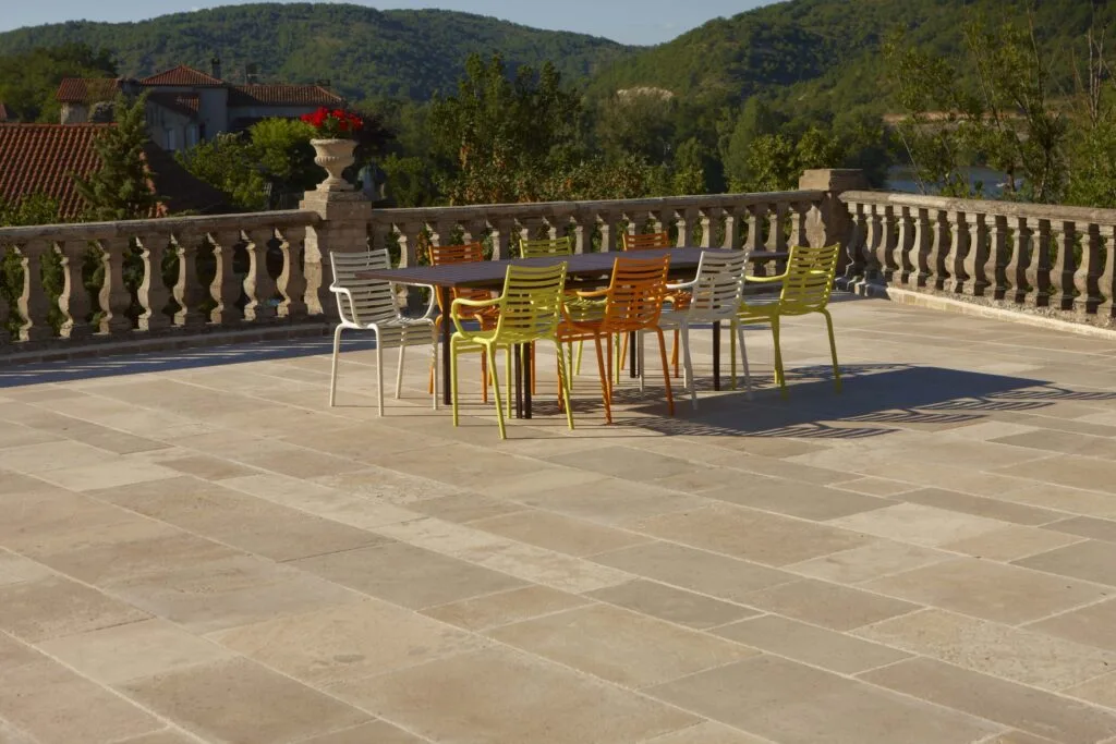 Aménagement extérieur en pierres naturelles Auberoche Bouriane